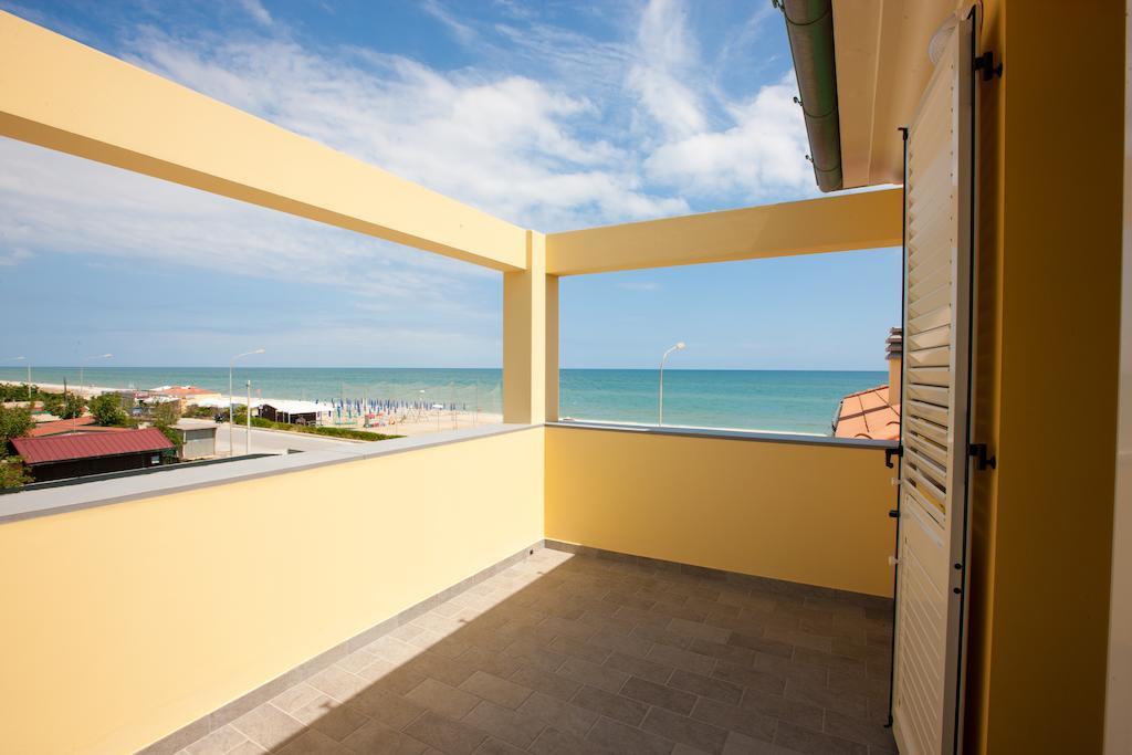Camping Blu Fantasy Senigallia Bagian luar foto