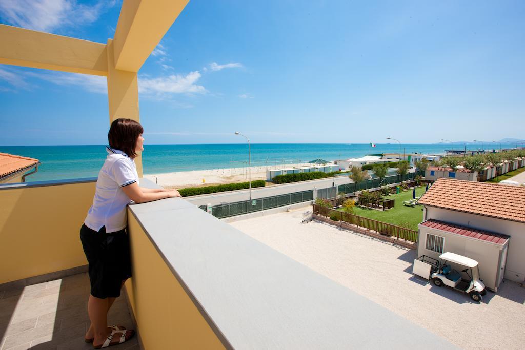 Camping Blu Fantasy Senigallia Bagian luar foto