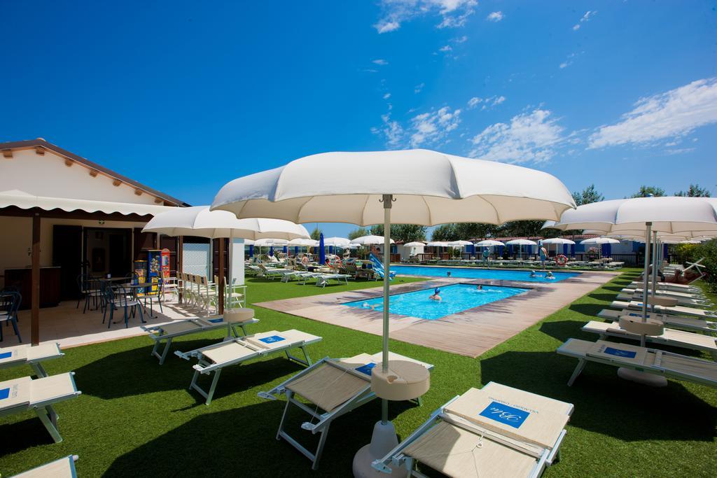 Camping Blu Fantasy Senigallia Bagian luar foto