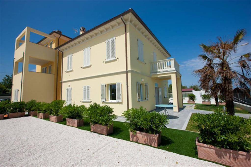 Camping Blu Fantasy Senigallia Bagian luar foto